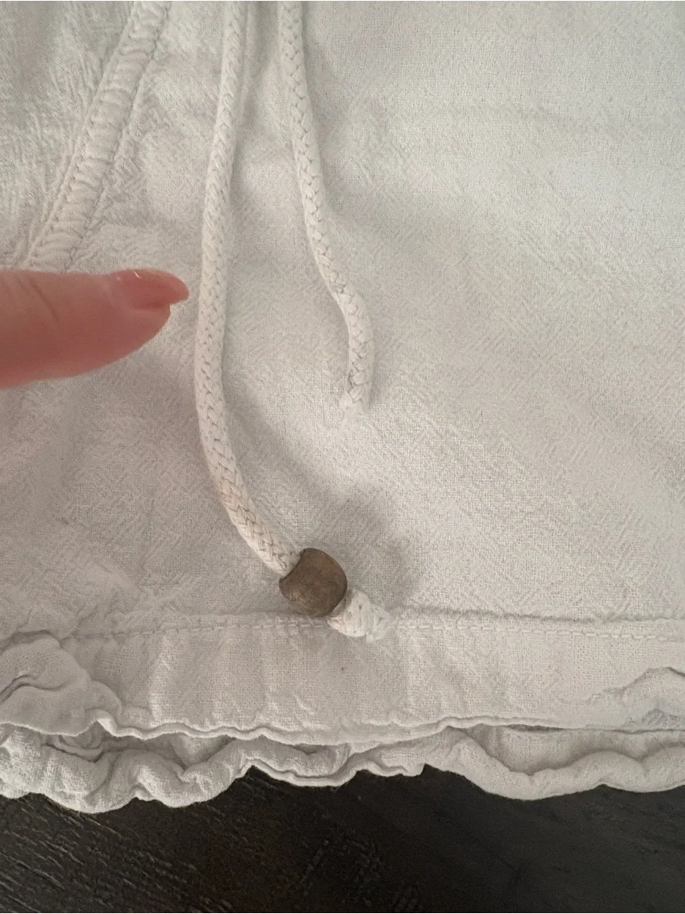Women’s White Drawstring Scallop Hem Shorts